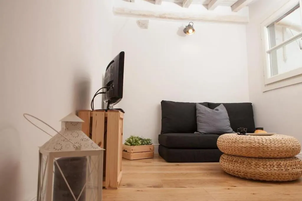 Apartment Appartamento Di Charme A Due Passi Dalla Stazione Florence Italy